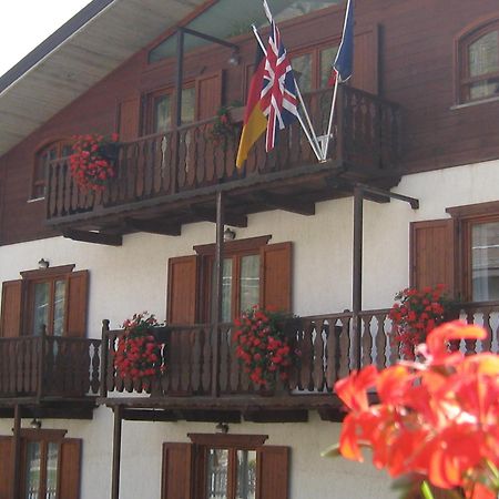 Hotel Villa Plinia ปราเจลาโต ภายนอก รูปภาพ