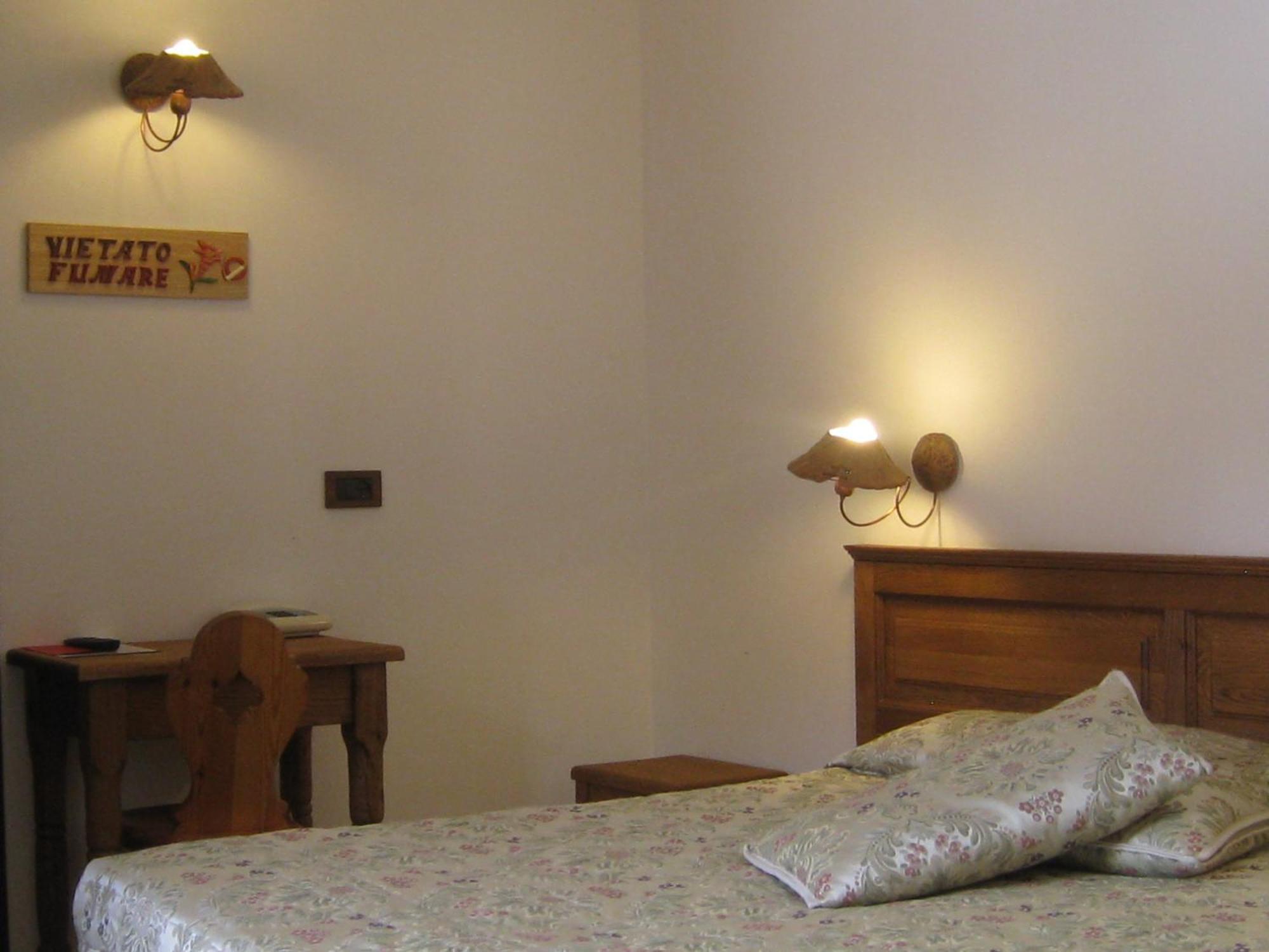 Hotel Villa Plinia ปราเจลาโต ภายนอก รูปภาพ