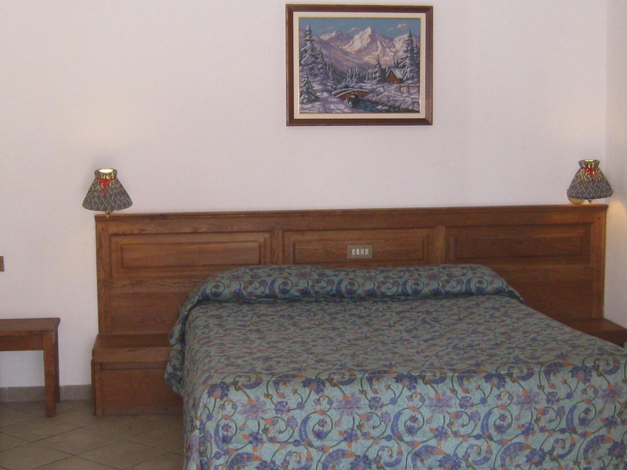 Hotel Villa Plinia ปราเจลาโต ภายนอก รูปภาพ