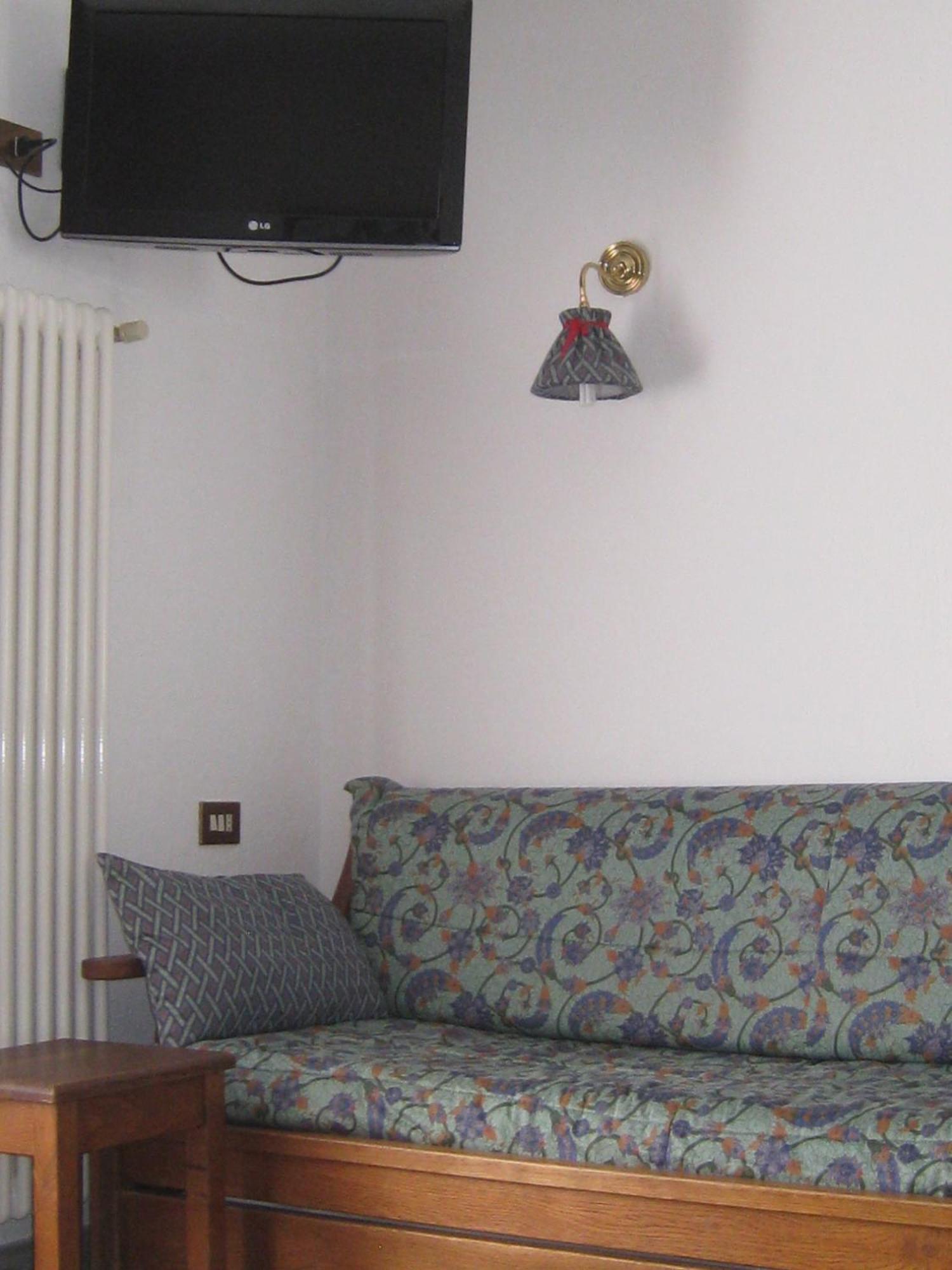 Hotel Villa Plinia ปราเจลาโต ภายนอก รูปภาพ
